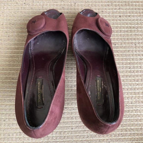 Louis Vuitton Women's Suede Chelsea Button Peep - Picture 6 of 15